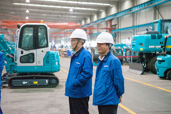 喜讯：恒峰g22智能朱建新荣获《长沙年鉴》2015年度十大人物奖