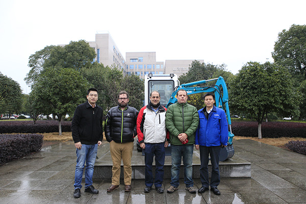 喜讯：恒峰g22智能朱建新荣获《长沙年鉴》2015年度十大人物奖