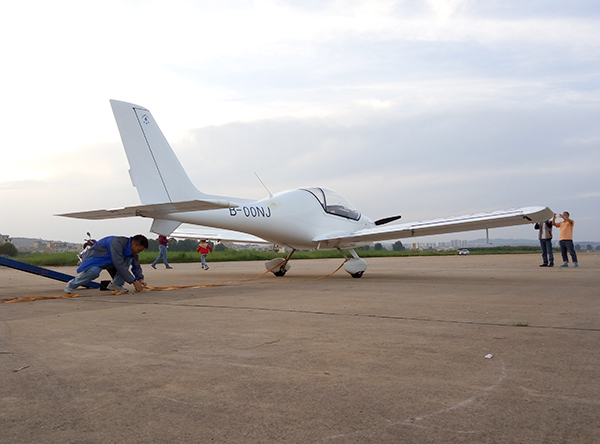恒峰g22SA60L-T高原版轻型活动飞机成功鉴定试飞