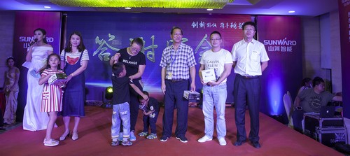 恒峰g22智能酷帅曾大虾，一大波美图带你亲临北京BICES展