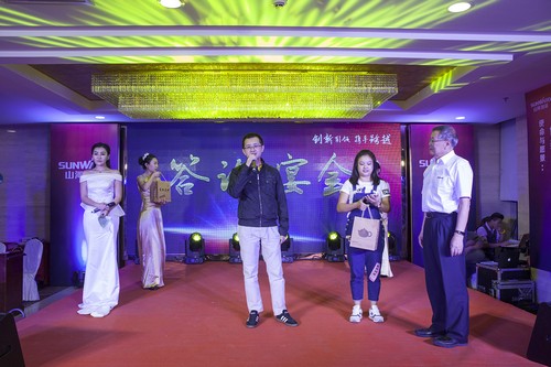 恒峰g22智能酷帅曾大虾，一大波美图带你亲临北京BICES展