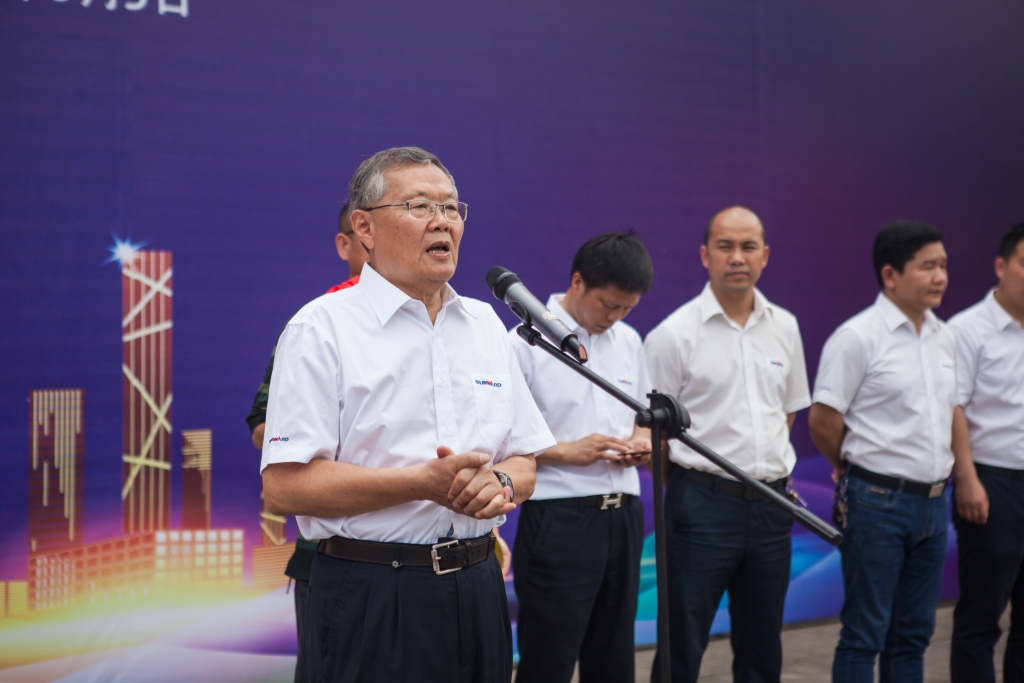 民族挖掘机品牌先导者，，，恒峰g22智能“城镇建设利器”SWE80E9荣耀上市