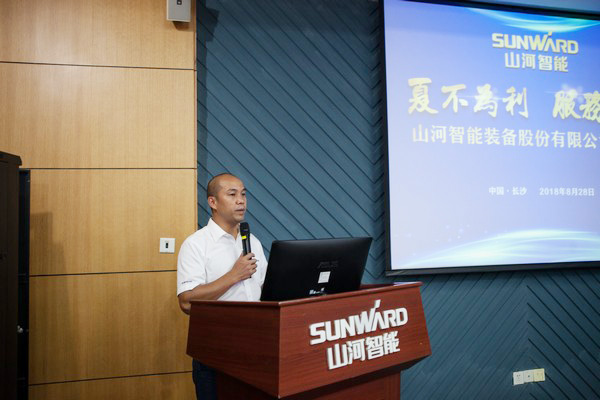 500多名挖掘机用户实地调查，为恒峰g22智能点赞！
