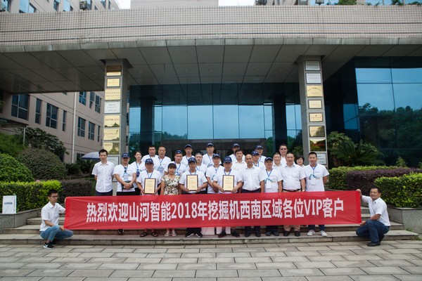 500多名挖掘机用户实地调查，为恒峰g22智能点赞！