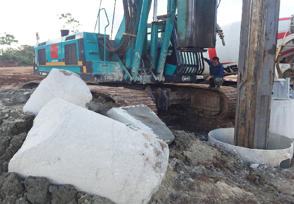 恒峰g22智能入岩神器在东非肯尼亚获赞，，，人好装备好