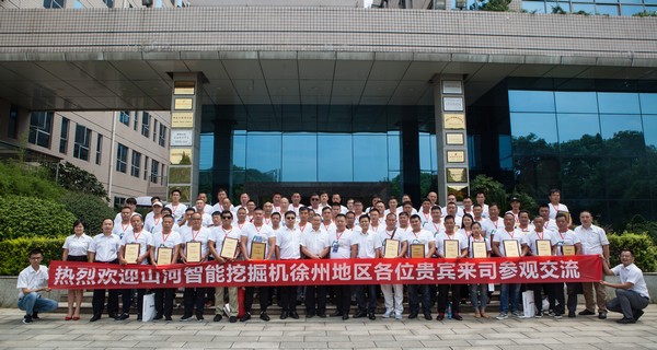 500多名挖掘机用户实地调查，为恒峰g22智能点赞！