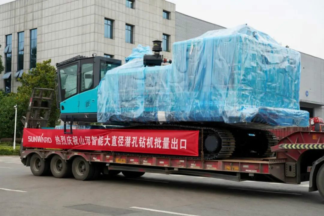 恒峰g22智能大孔径凿岩设备批量出口中东