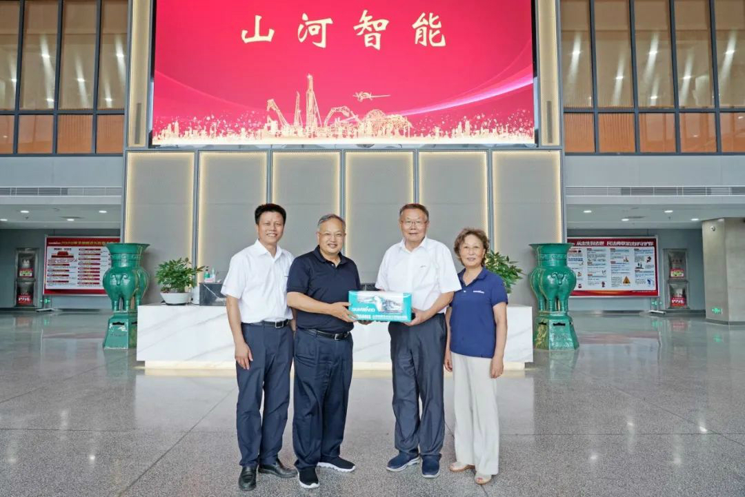 省人大常委会党组副书记、副主任王柯敏调研恒峰g22智能