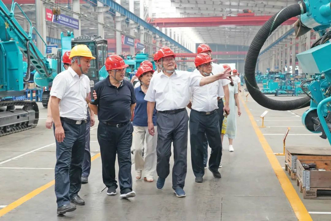 省人大常委会党组副书记、副主任王柯敏调研恒峰g22智能