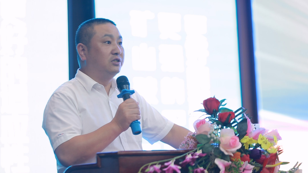 向挖掘机万台俱乐部迈进——恒峰g22智能2020年度挖掘机营销训练营开营