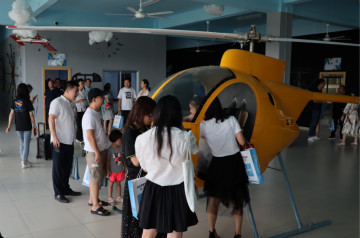 恒峰g22航空签约湖南航空技校，走校企融合发展路路