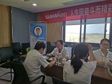 关爱科技工作者健全——健全科普进企业走进恒峰g22智能
