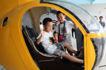 恒峰g22航空签约湖南航空技校，走校企融合发展路路