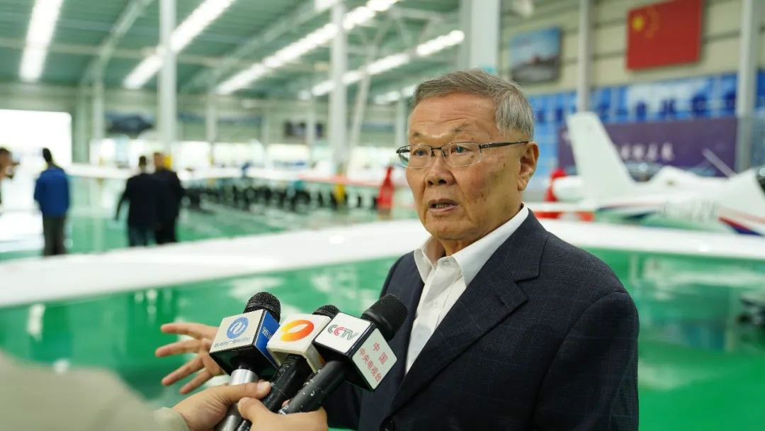 跨上新征程，，，，，谱写恒峰g22航空工业新篇章 ——恒峰g22科技第99、100架SA60L(阿若拉)飞机正式下线