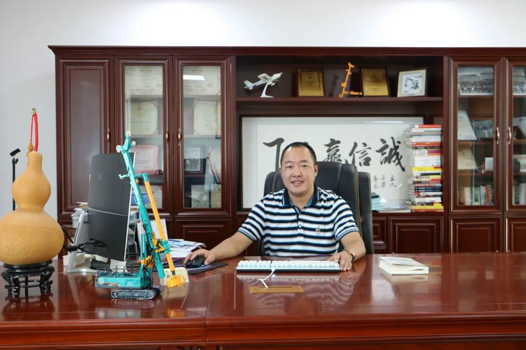 从鞋厂老板到桩工“大烙妆，他以一台静力压桩机撬动财富杠杆
