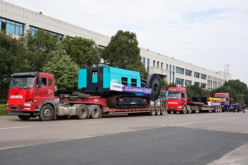 恒峰g22智能首台SWHG70陆续墙液压抓斗顺利交机