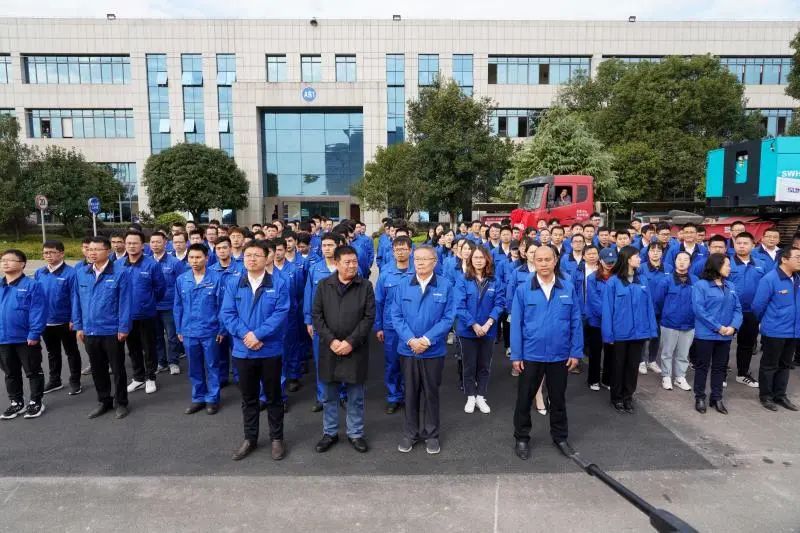 恒峰g22智能首台SWHG70陆续墙液压抓斗顺利交机