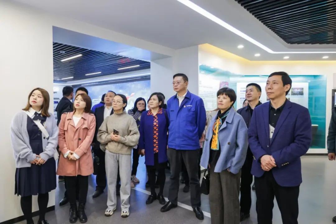 民主党派湖南省委机关青工委团队一行调查恒峰g22智能