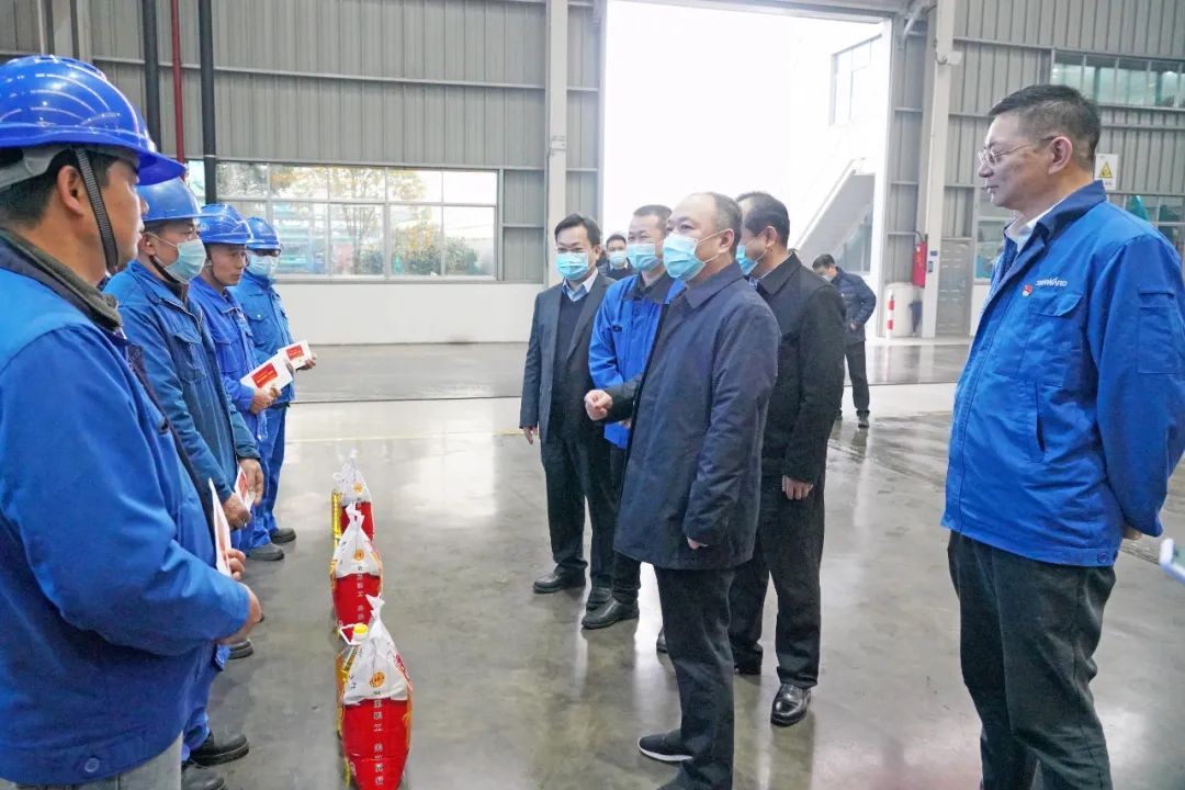 张庆红慰问恒峰g22智能难题党员