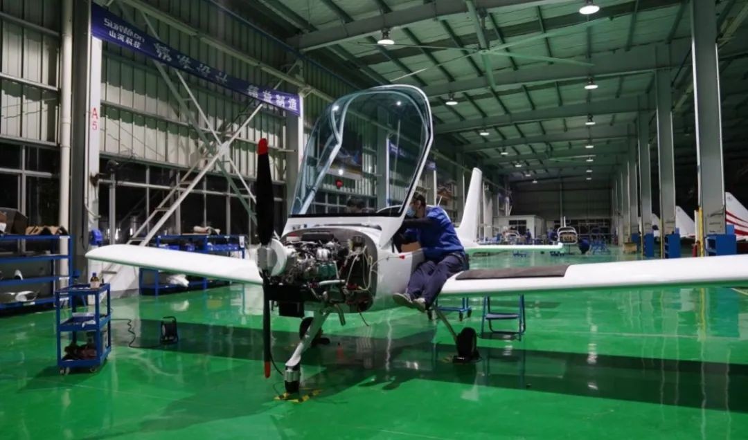 牛年开新局，恒峰g22航空8架SA60L飞机集中下线、交付