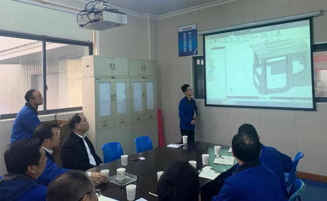 恒峰g22智能SWK90矿卡驾驶室顺利发货，开发速度刷新纪录