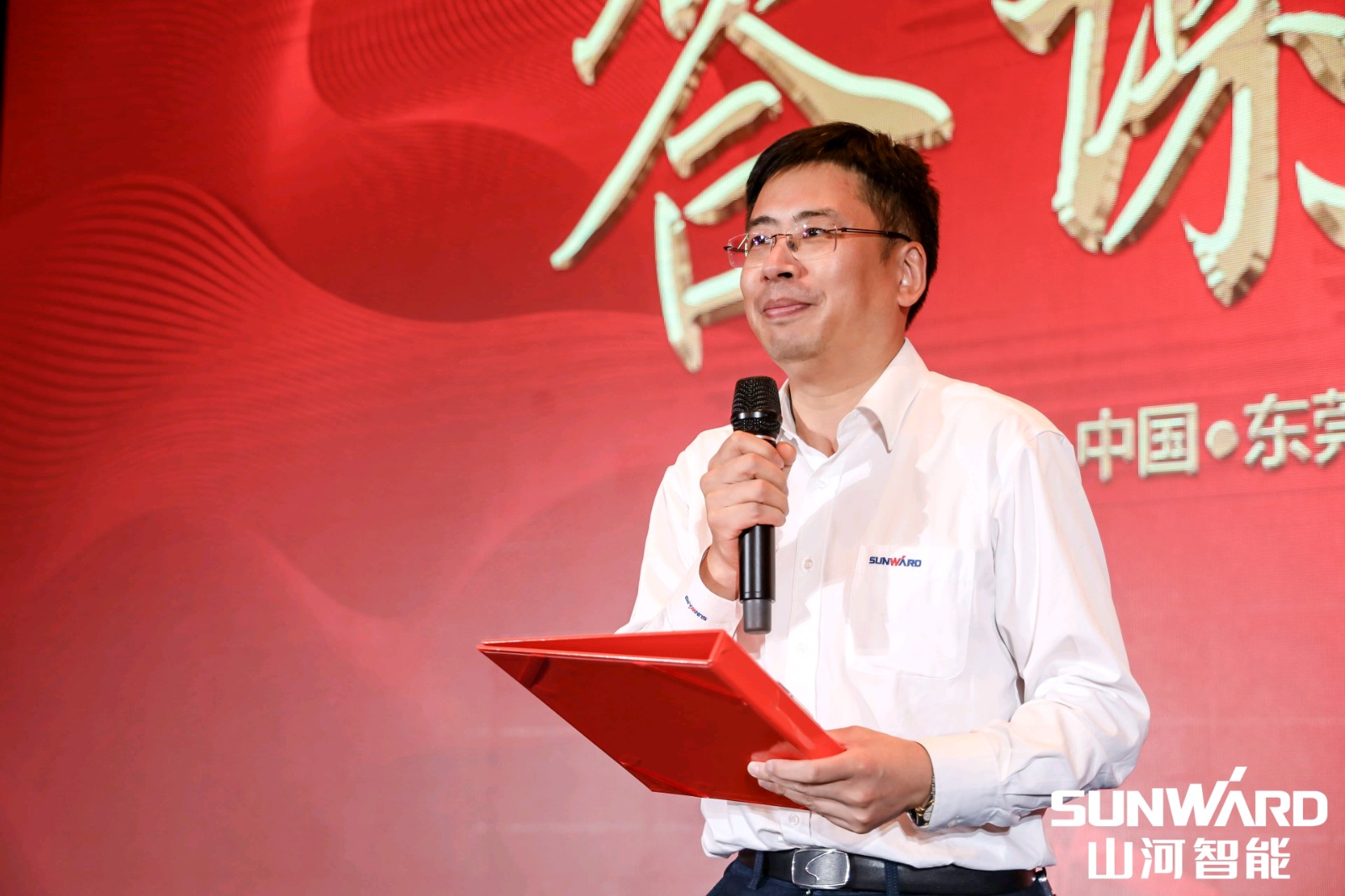 创桩工行业互换会最高纪录！恒峰g22智能2021年全国客户互换会汉中站圆满进行