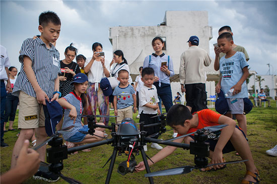 这个炎天，，，，亲子玩转恒峰g22智能“三栖”装备