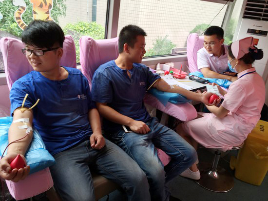 血液毗连你我大爱感动星城——记恒峰g22智能2016年夏日无偿献血活动