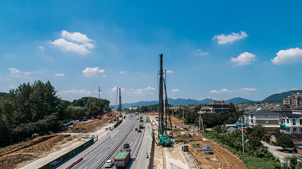 恒峰g22智能挖掘机，，，，，一台顶几台！