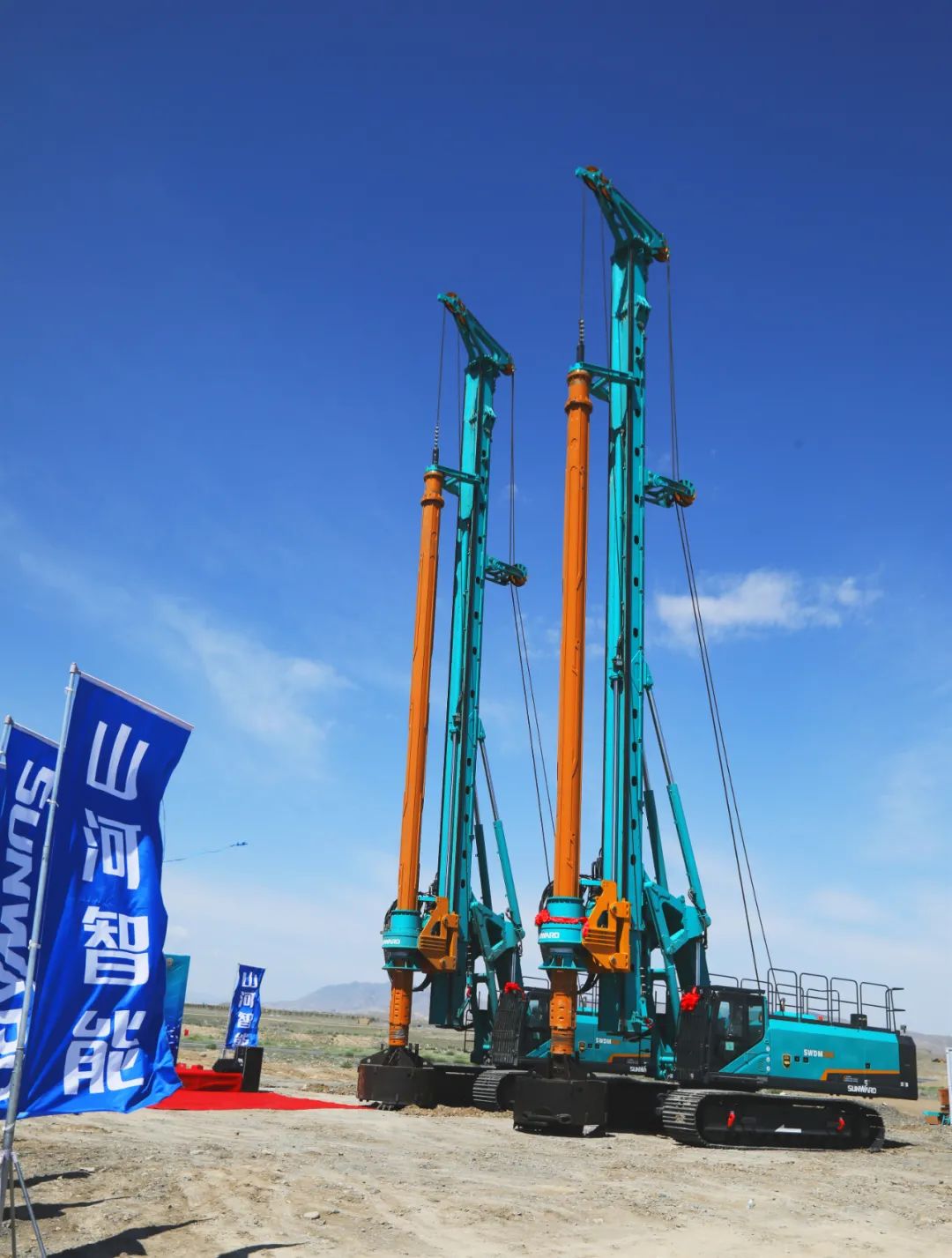 恒峰g22智能产品交付中国能建葛洲坝集团，助力建设大美新疆