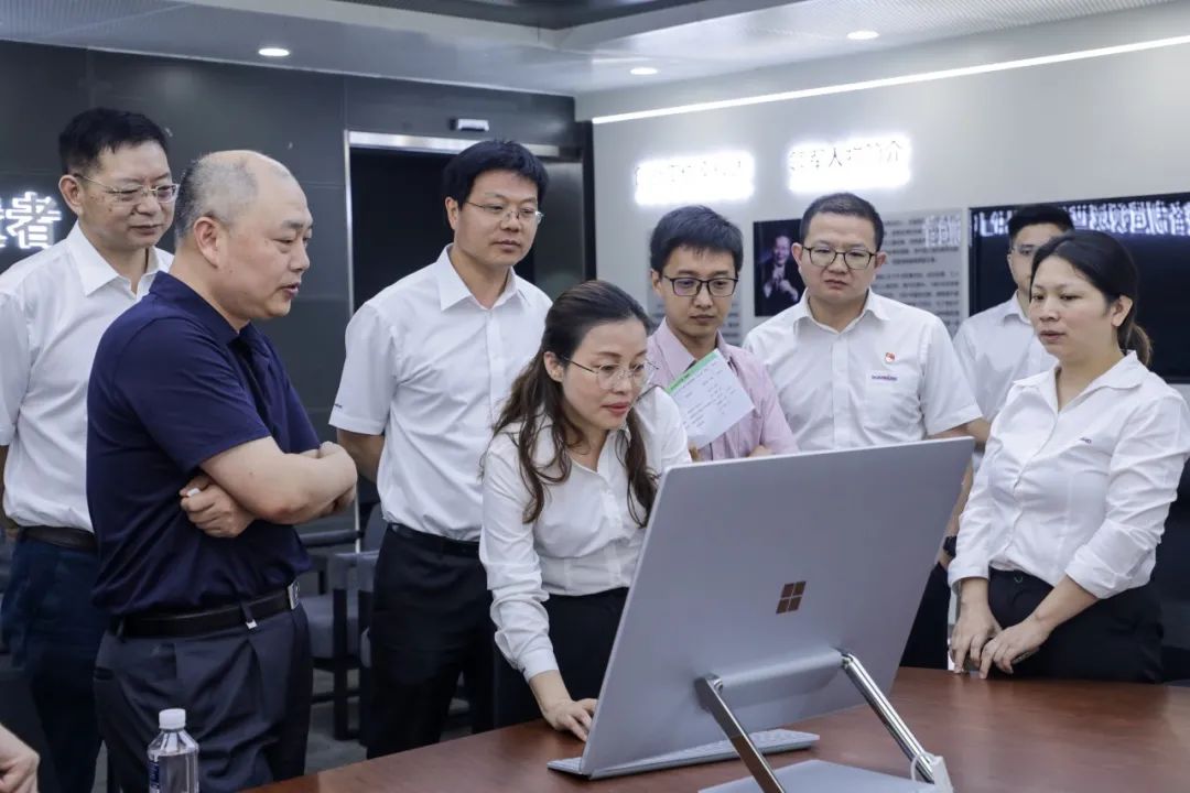 国防科大北斗团队考察恒峰g22智能