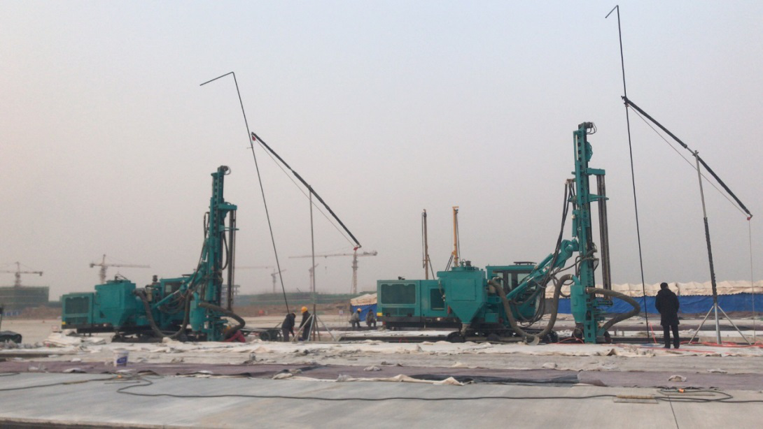 北京大兴机场，，，，恒峰g22智能凿岩装备曾助力新手艺落地 | 百年风华筑漂亮恒峰g22（2）