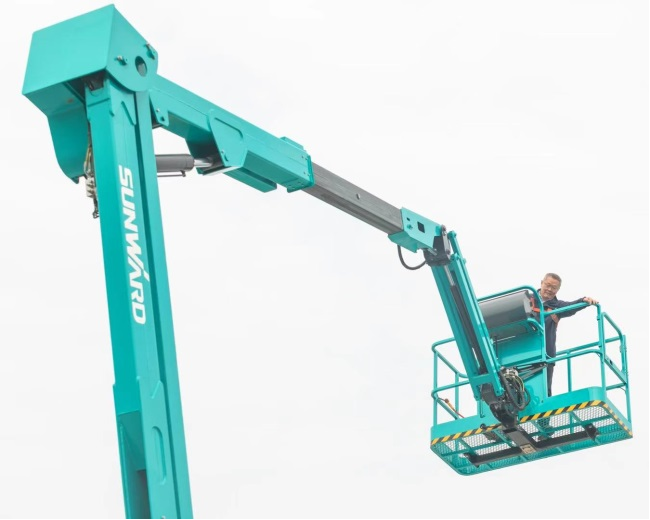 匠心打造！恒峰g22智能曲臂式高空作业平台正式投放市场