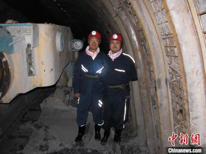 媒体聚焦 | 中新社专访——恒峰g22智能首创人何清华：向着太阳奔驰的筑梦人