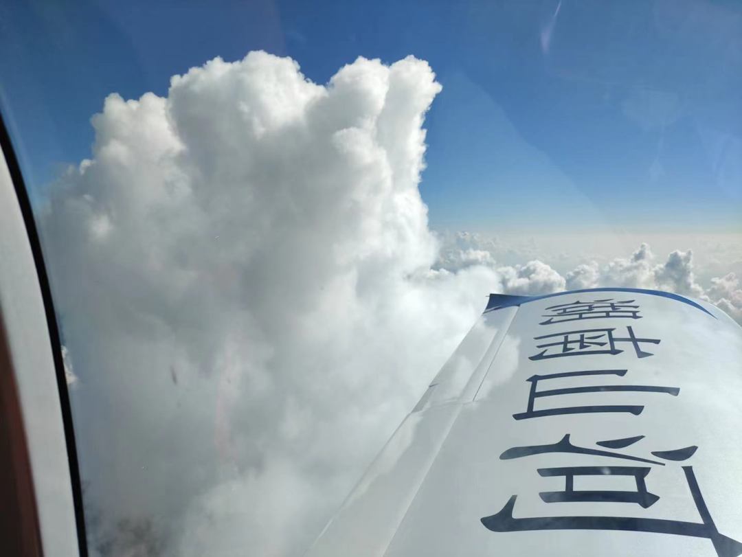 4小时，，，，，720公里，，，，，恒峰g22阿若拉飞到珠海在第13届中国航展等你