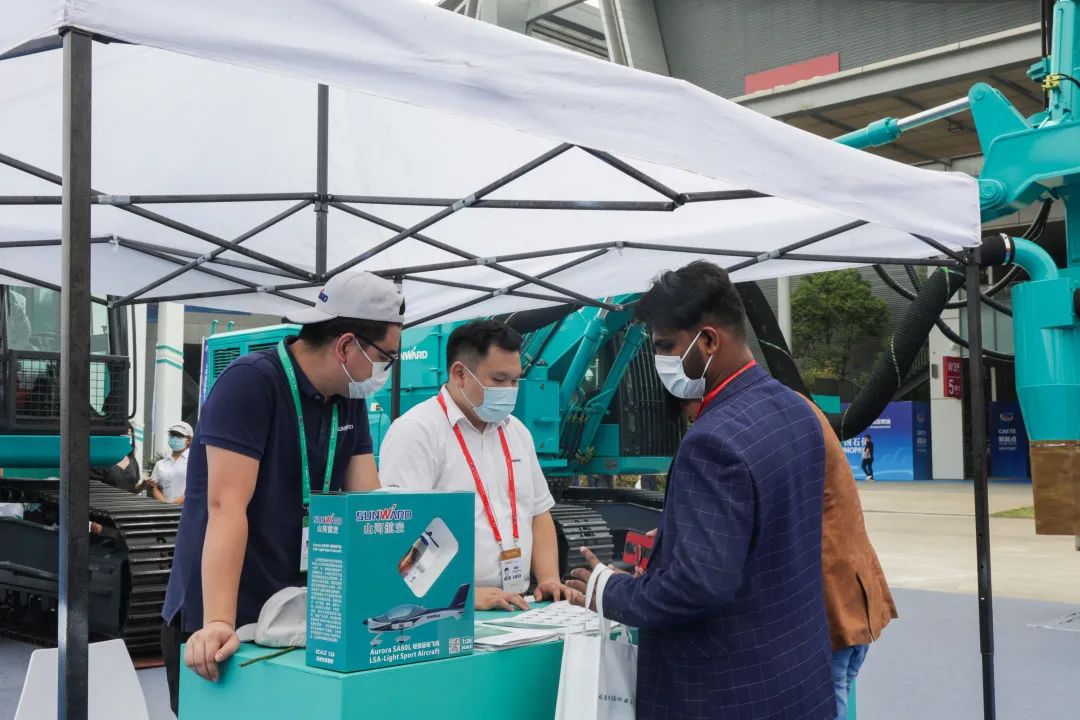 亮相中非经贸展览会！恒峰g22智能尽展工程机械国产品牌魅力