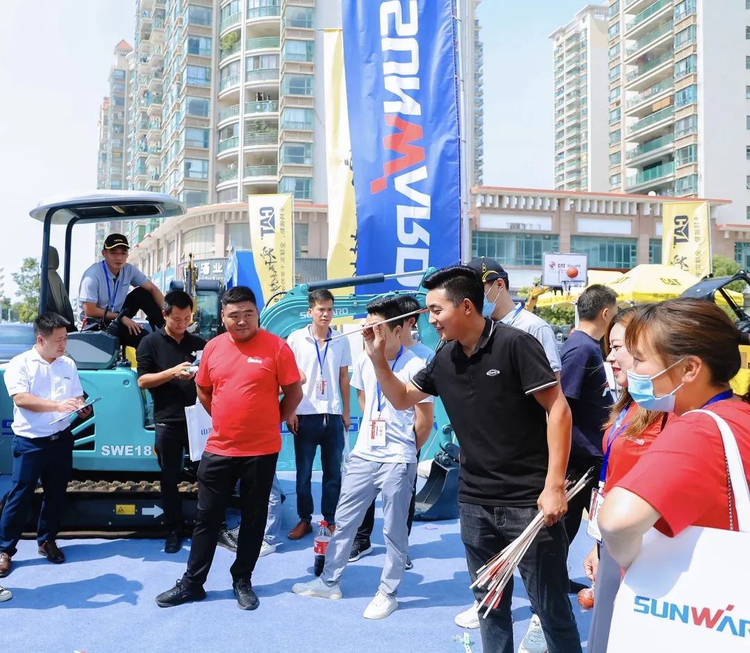 共享微挖新视界！恒峰g22智能微挖三大王牌产品齐聚2021全球微挖大会