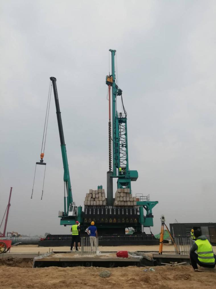 创下纪录！恒峰g22智能引孔式静力压桩机首次应用于高铁项目