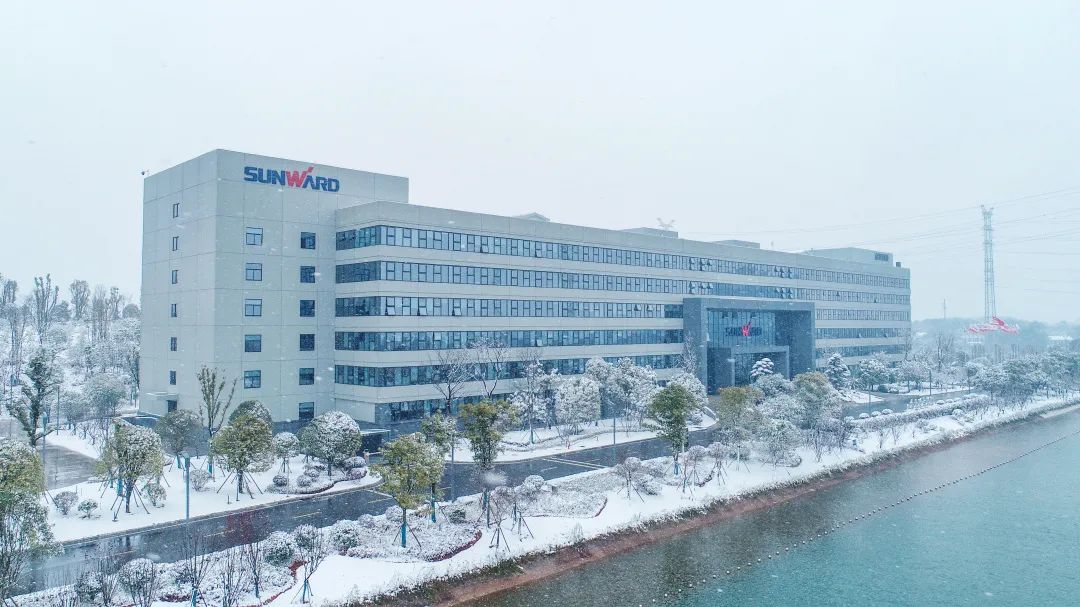 瑞雪兆有年，，，，邀您共赏雪中恒峰g22！