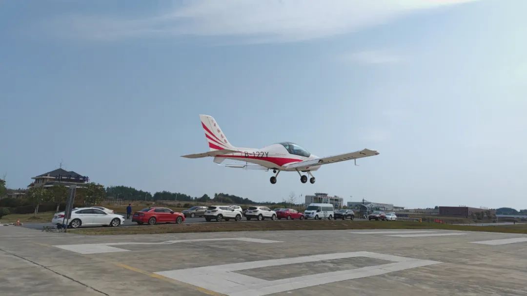 火情就是下令！湖南航空应抢救援队恒峰g22机组展现“恒峰g22速率”