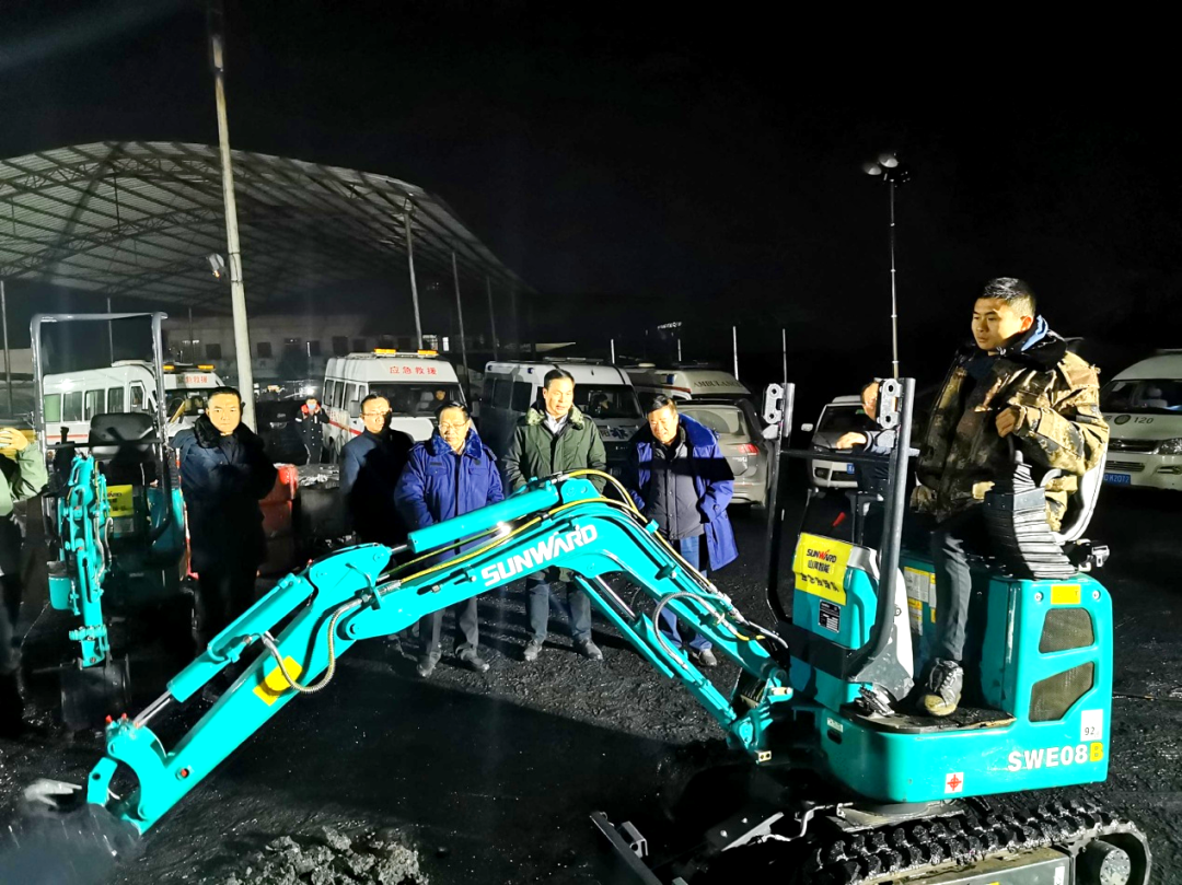 恒峰g22匠心 | 闻“机”起舞，，，，手艺“添”威