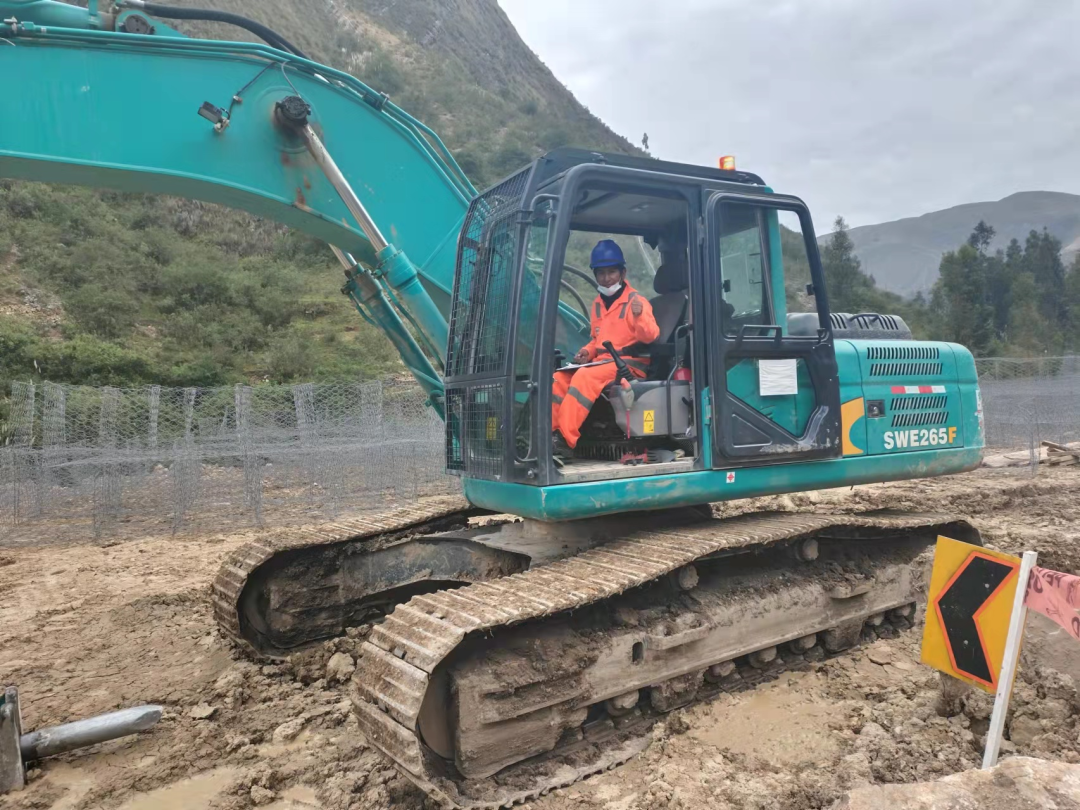 挑战天下第二高山脉！恒峰g22智能装备助力秘鲁安第斯国家公路项目建设