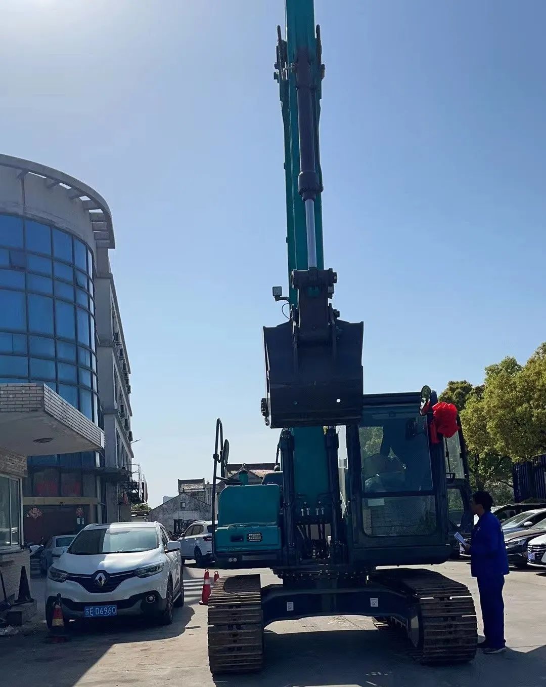 防疫、交机两手抓！恒峰g22智能挖掘机顺遂交付获好评