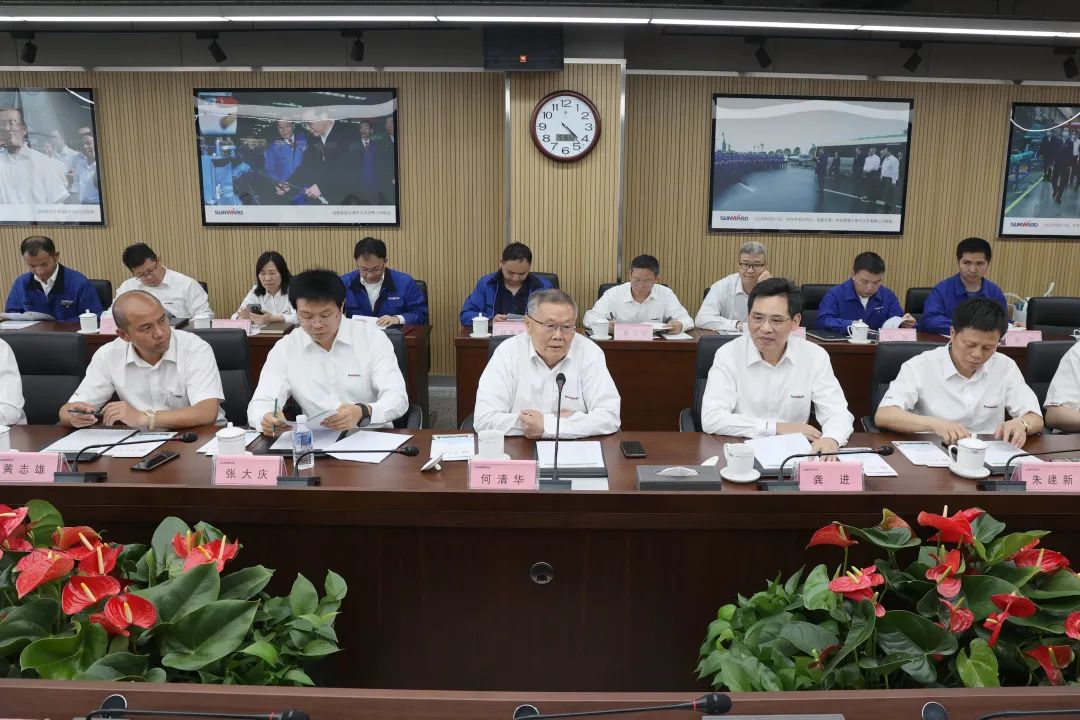 深化产学研相助！中南大学校长、中国工程院院士田红旗率团造访恒峰g22智能