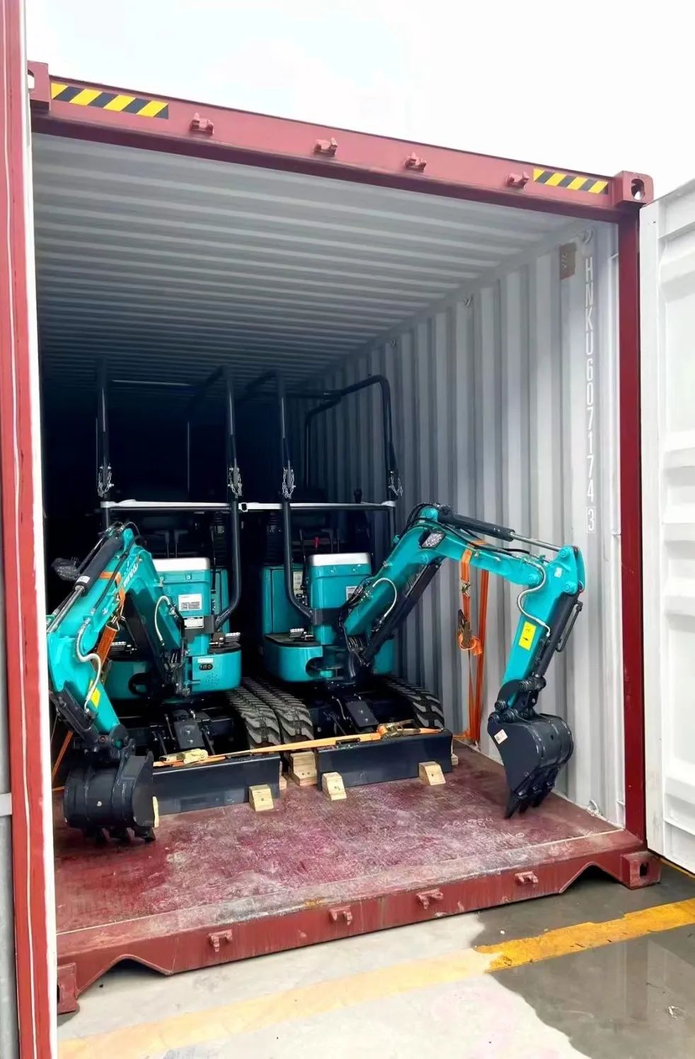 一连进军国际市。。。。。≈信钒嗔校ǔど常┖惴錱22智能专列乐成首发