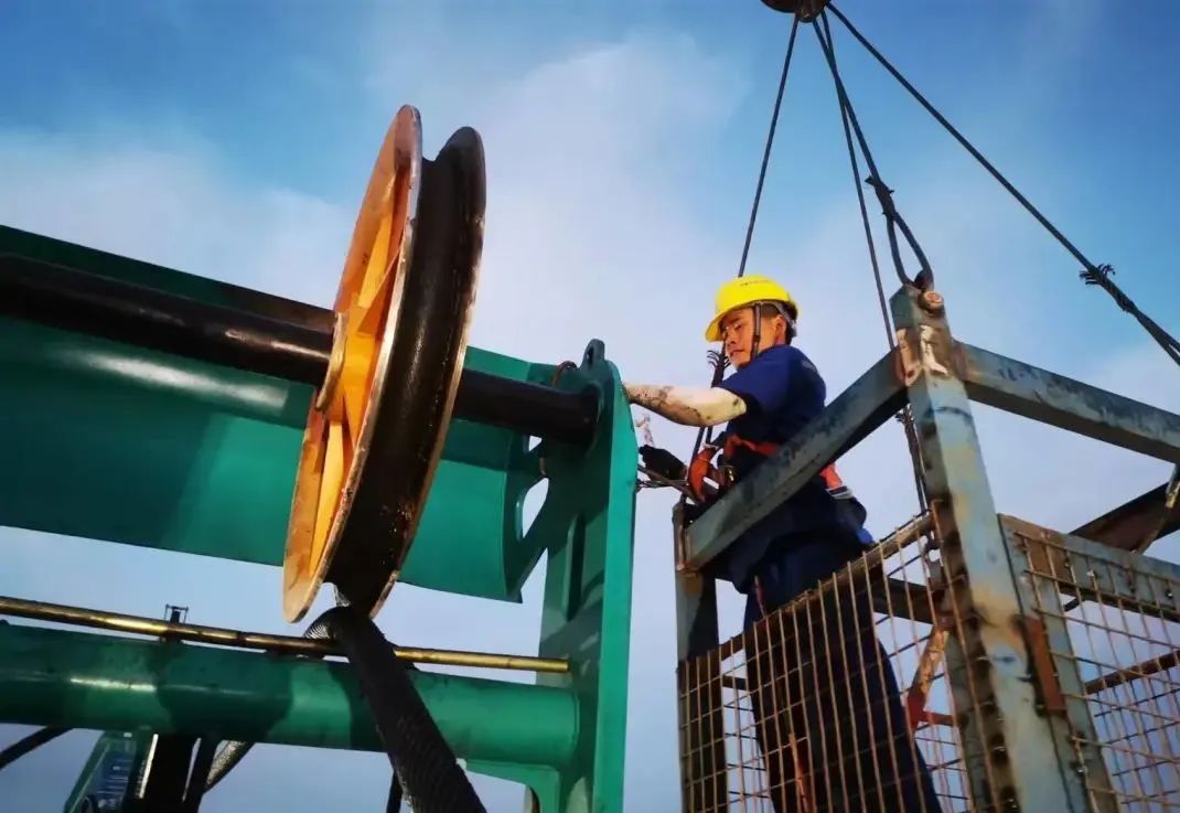 “创立施工事业！”他们和恒峰g22智能“超等桩备”一起助建燕矶长江大桥