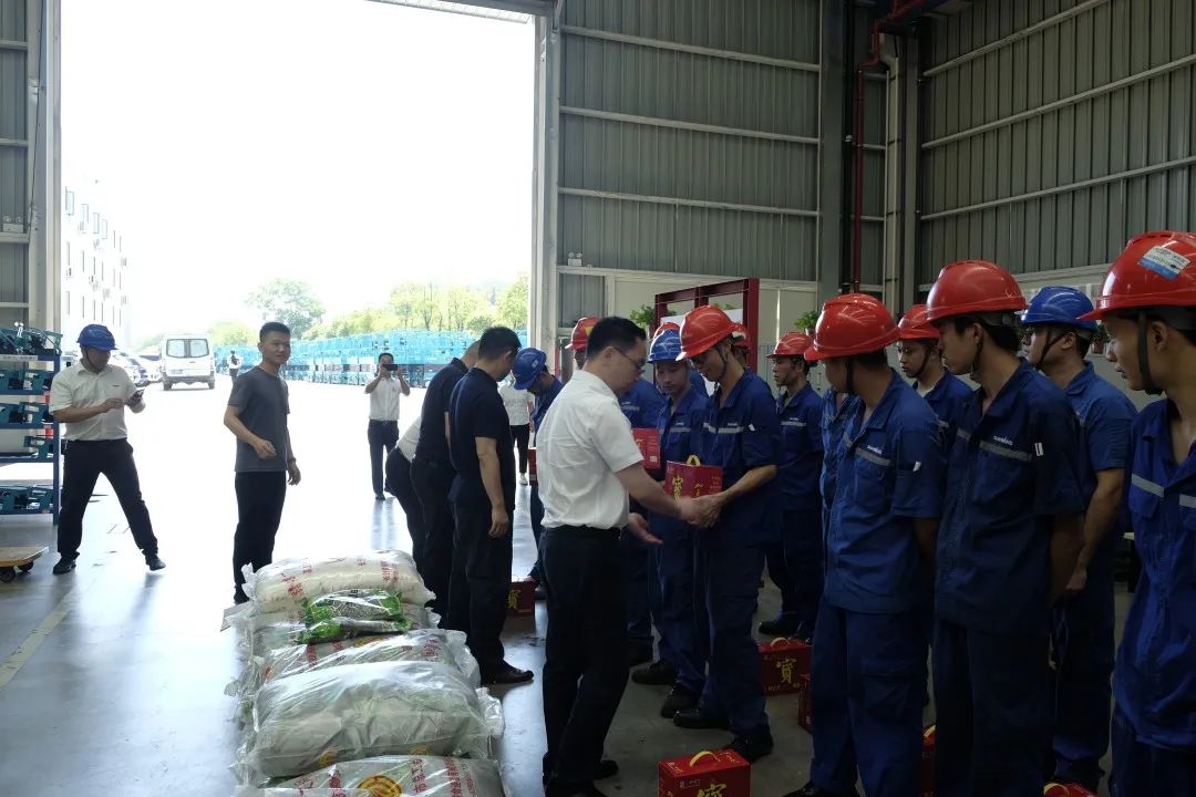 长沙市总工会慰问恒峰g22智能一线员工
