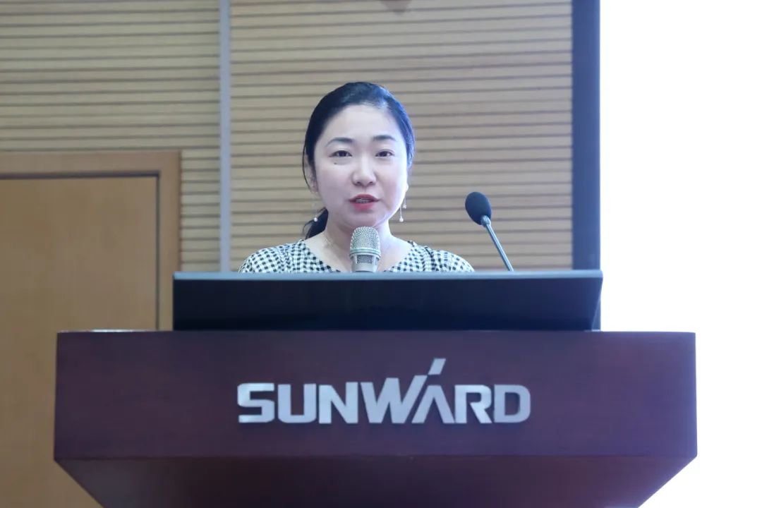 缤纷“暑”假，，，，，，不负所“托”！恒峰g22智能职工子女暑期托管班结业啦