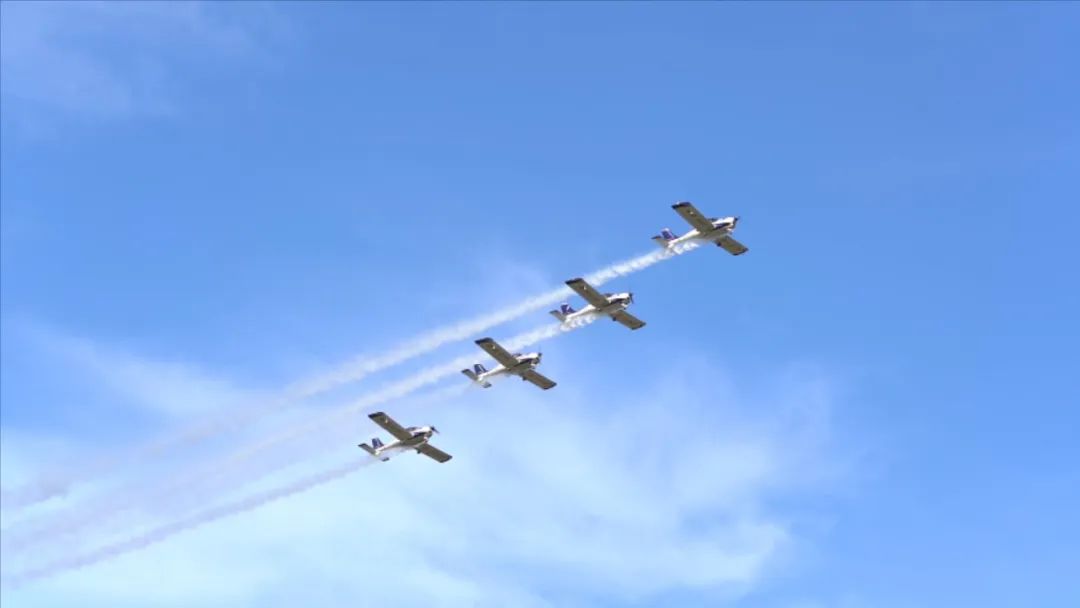 空中着花、大坡度盘旋、俯冲跃升……看恒峰g22航行演出队炫技2022湖南航展动态展