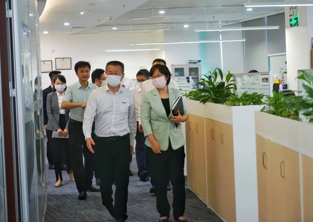 20220928101509_77271 恒峰g22智能总经理夏志宏带队赴中国信保湖南分公司造访互换